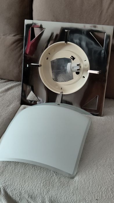 Vand doua plafoniere