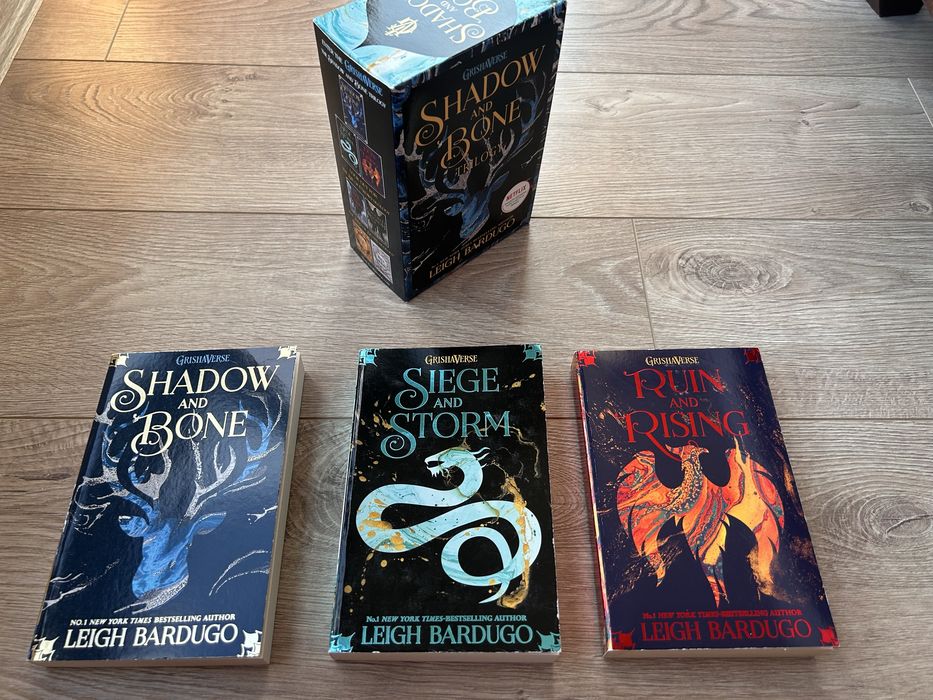 Книги на английски – Fantasy / Romantasy колекция