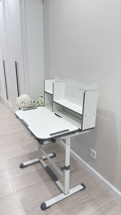 Растущая детская парта-трансформер со стулом