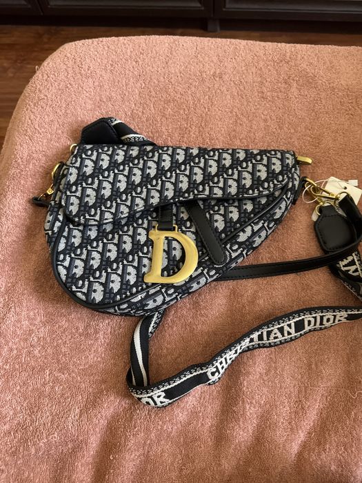 Продам сумки.отдам все за 10000.