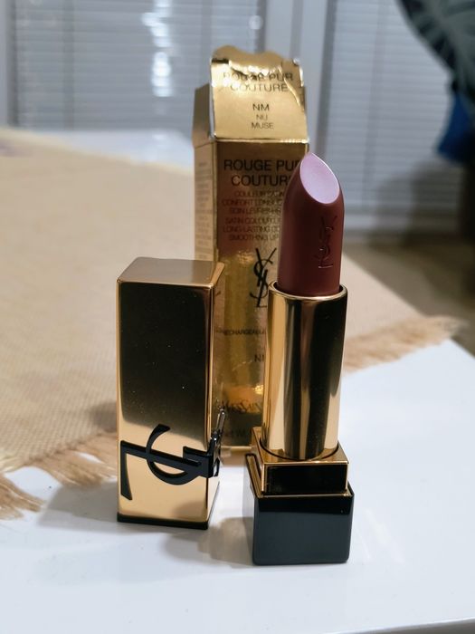 Червило за уста на YSL