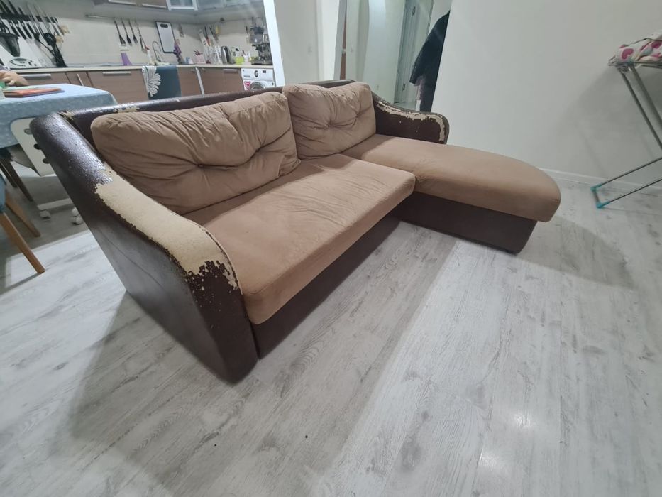 Продам диван с оттоманкой