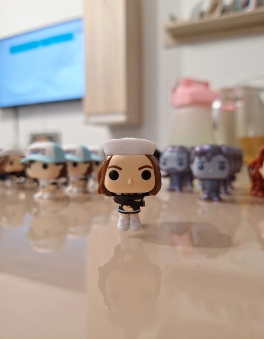 Stranger Things figurina kinder joy - Steve & Robin