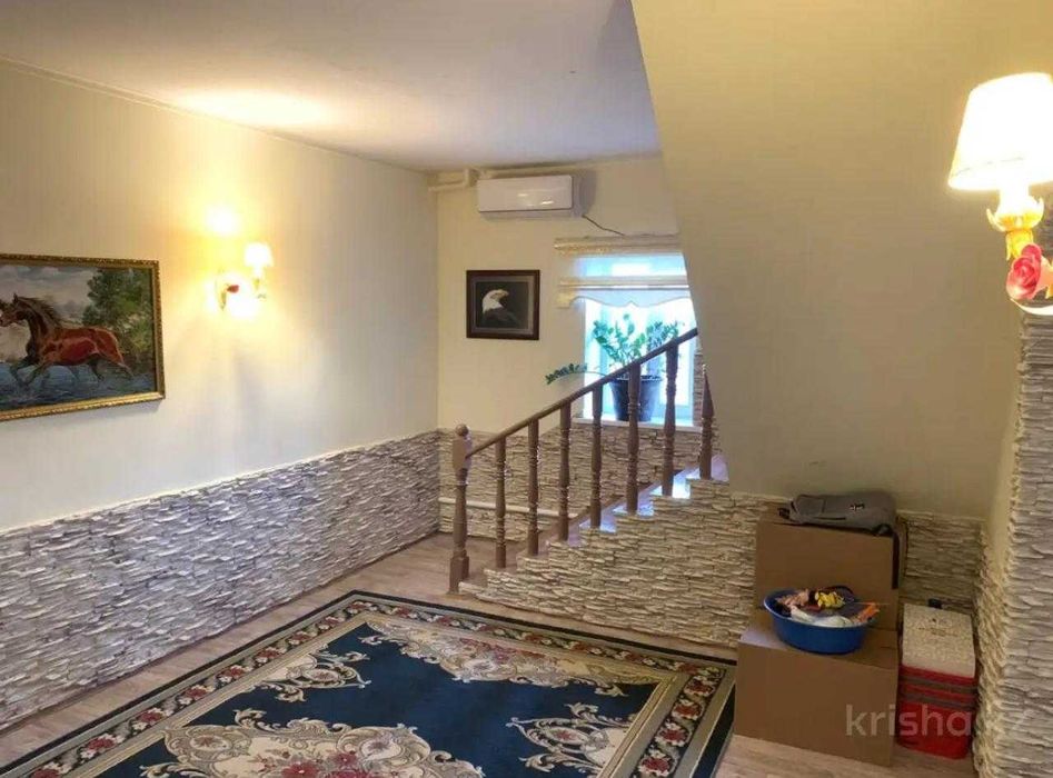 Частный дом с мансардой