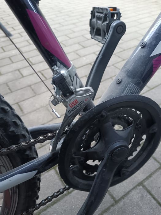 Продавам  2 бр колела