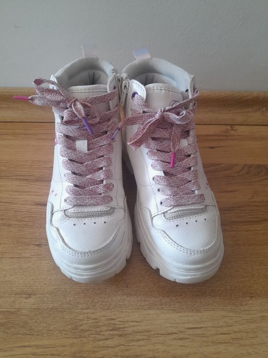 маратонки от колаборацията BRATZ x Zara размер 33