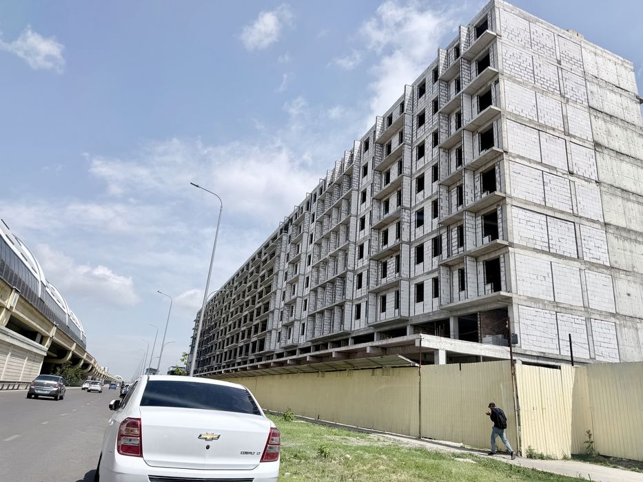 Sergeli 5 bekat yonida, yo’l yuzida 28 kVm lik honadon sotiladi