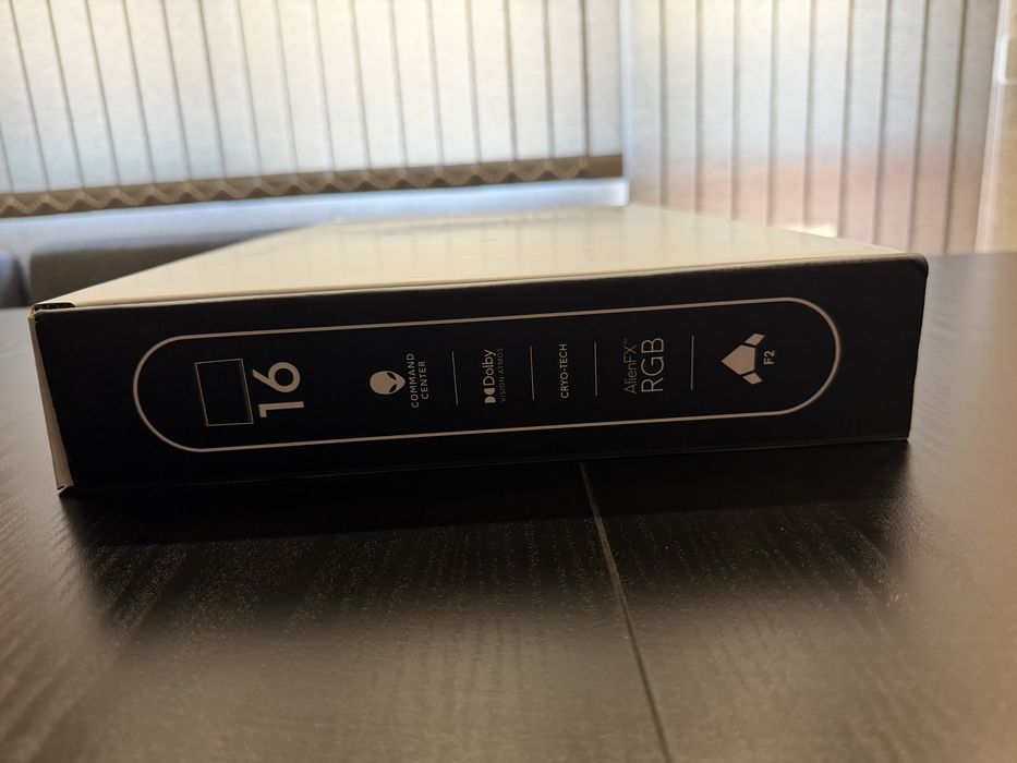 Alienware m16 r2 | Intel Ultra 9 | Nvidia 4070 8GB | 32 GB | 1 TB ssd