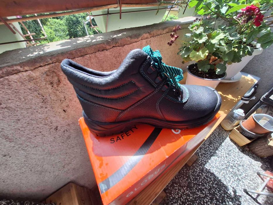 Нови мъжки работни обувки от водещи марки, номер 43