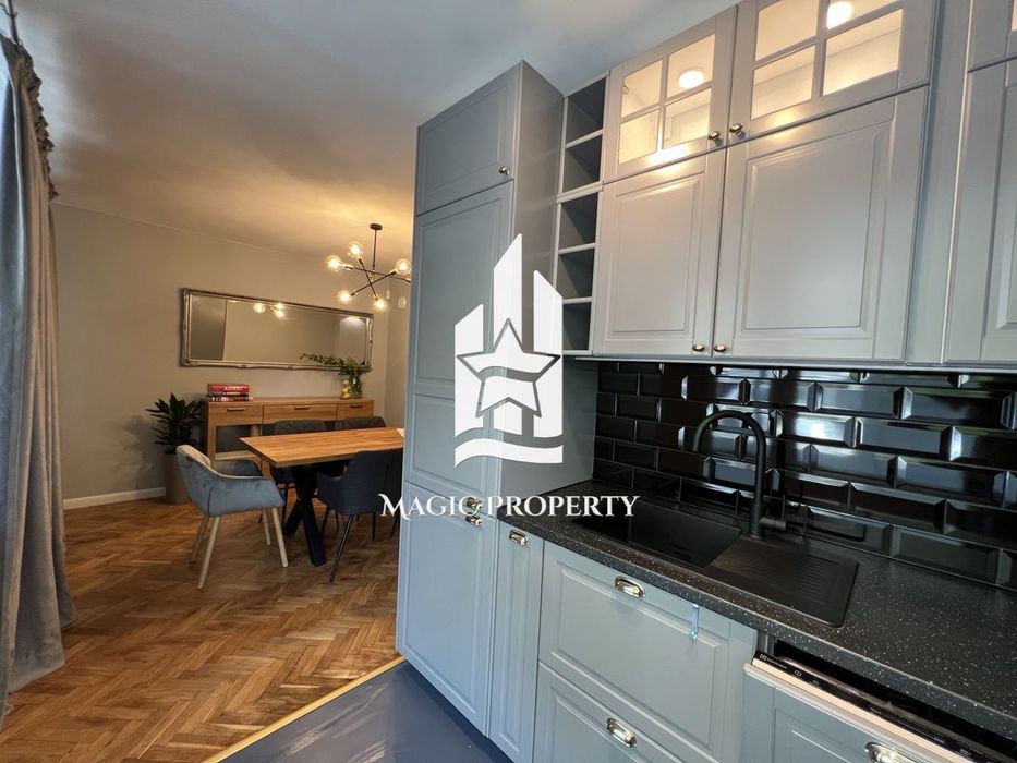 Дава се под наем Четиристаен апартамент в Бургас, Център - 100 кв.м за 969 € - Снимка #1