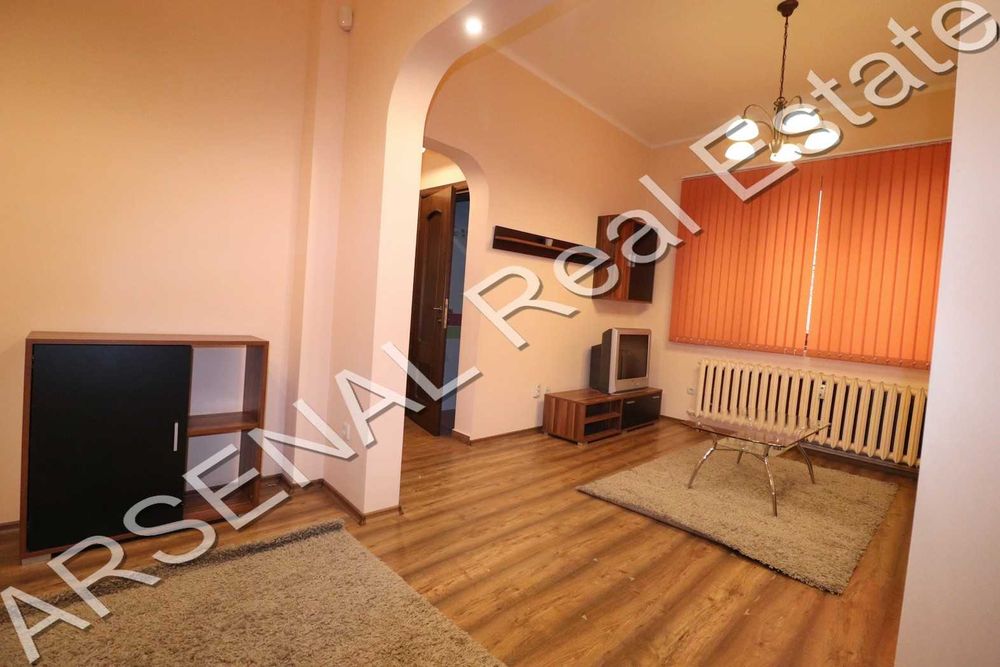 Дава се под наем Тристаен апартамент в София, Център - 110 кв.м за 800 € - Снимка #2