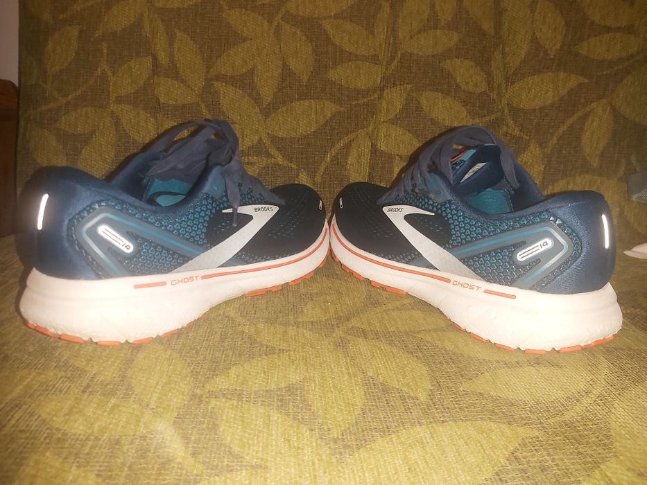 Маратонки New Balance и Brooks