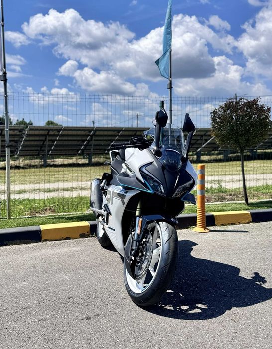 Motocicleta CFMOTO 450SR ABS '26