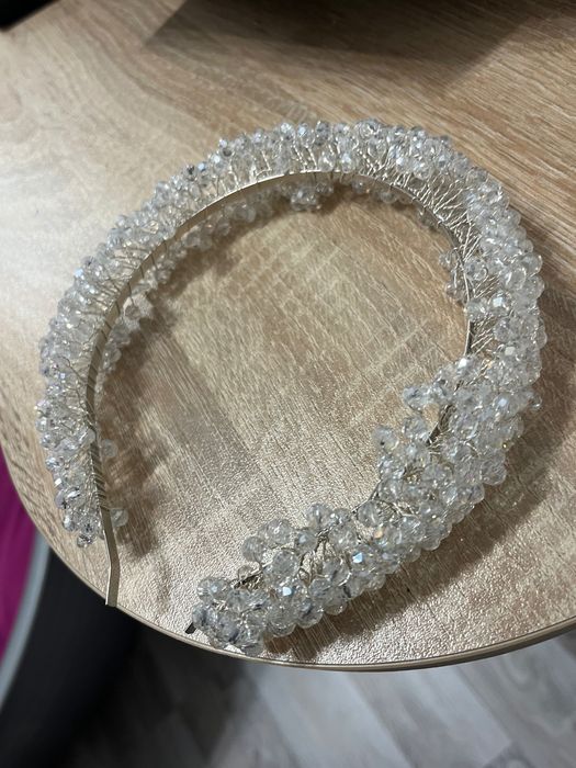 Диадема за коса подходяща за сватбена прическа