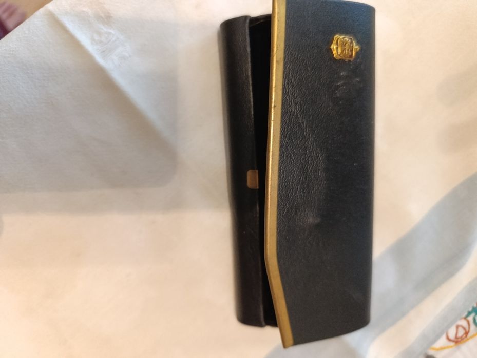 Очки и футляр к ним