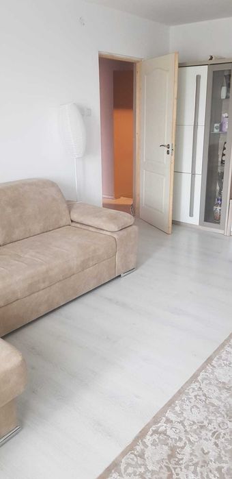 Vând apartament 3 camere