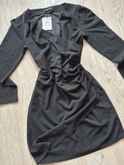 Вечерна черна рокля