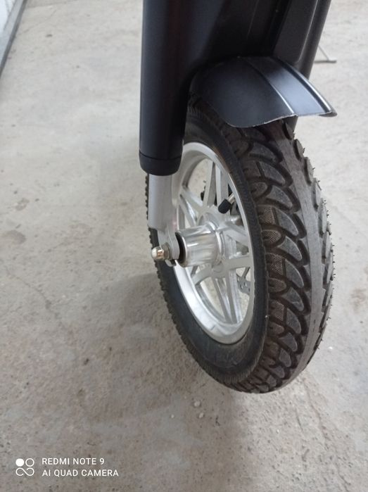 Продам элетро-самокат.