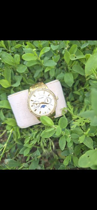 Часы наручные женские