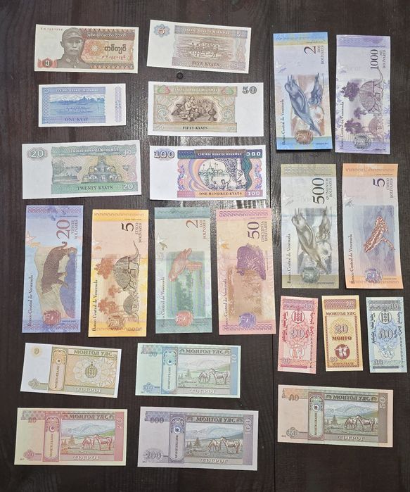 Банкноти 50бр от различни държави