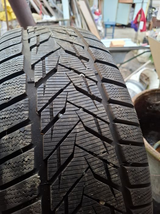 Anvelope vredestein 225 55 r19