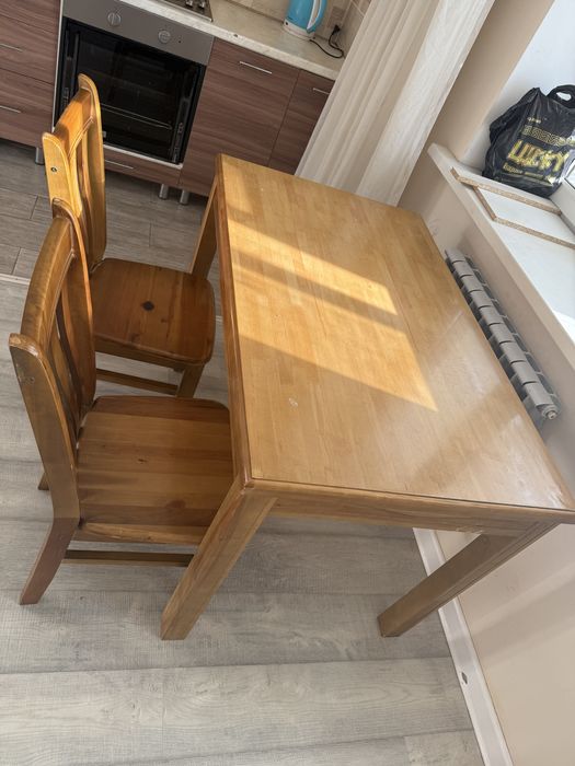 Стол со стульями