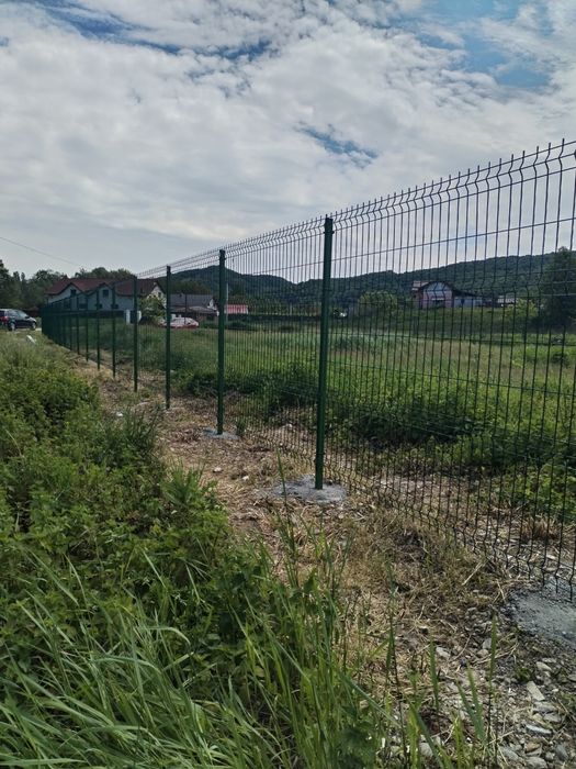 ** materiale pentru împrejmuiri teren, curte și grădină, disponibile