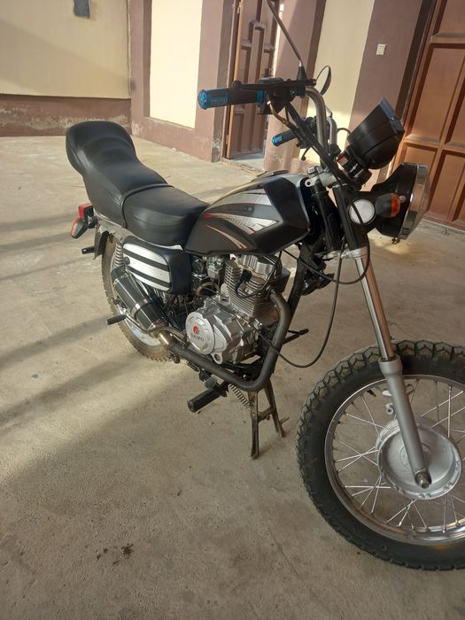 Moto sotiladi srochni pul zarur