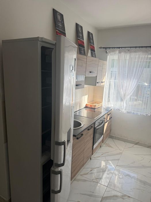 Închiriez apartament cu 2 camere, complet utilat, bloc nou