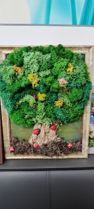 Декорации от жив скандинавски мъх и сапунени рози