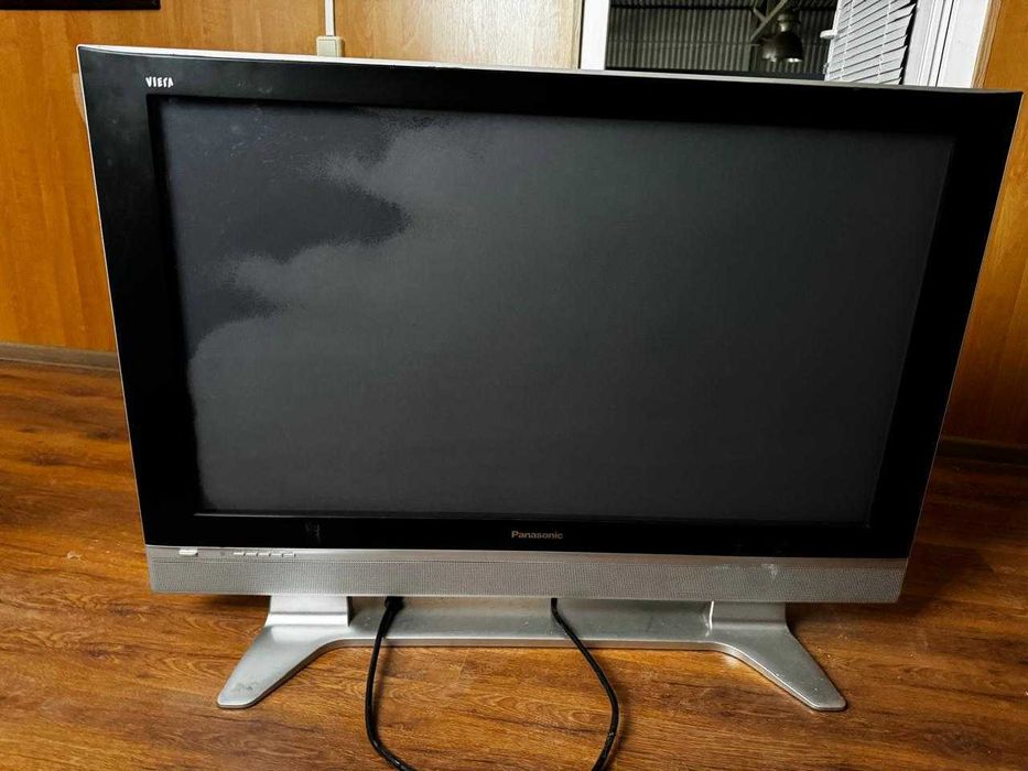 Телевизор марки "Panasonic"