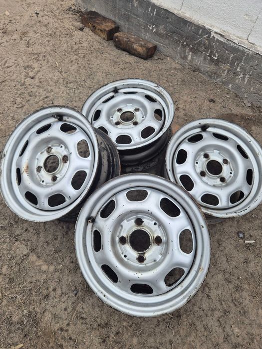 Диски на Golf продаются.