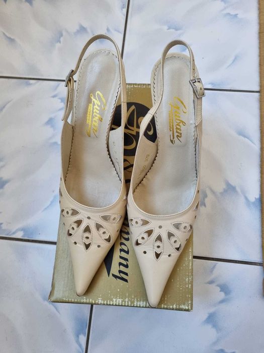 Pantofi ocazie + pantofi cazual