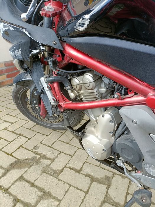 Kawasaki ER6F 650 2006 – lovită dreapta – pornește