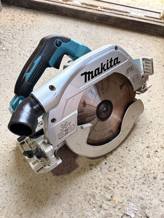 Circular Makita DHS900  235MM
