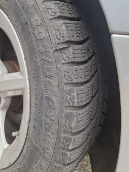 Anvelope de iarna 205 55 16  în stare foarte bună - Dot 2019