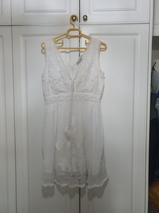 Rochie alba  din material f finut