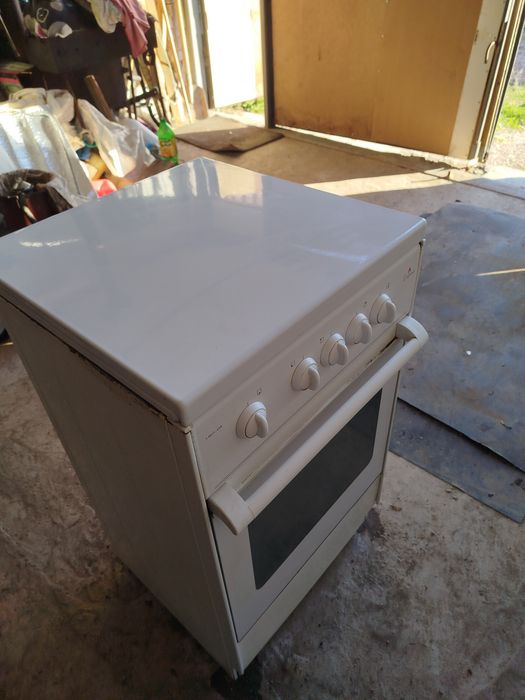 Продам газовую плиту