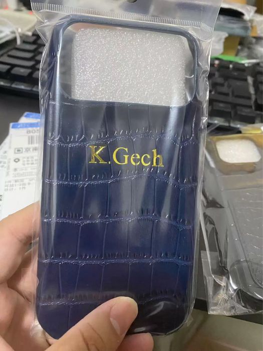 Именые чехлы на iPhone