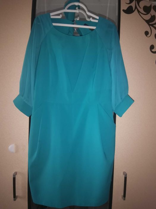 Продам женские платья