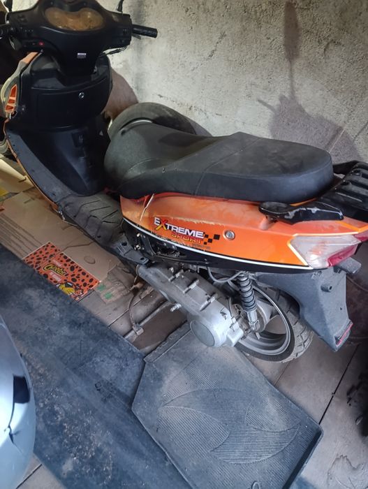 Продам скутер Racer