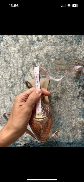 Sandale aurii noi cu toc subtire, piele naturala, marime 35