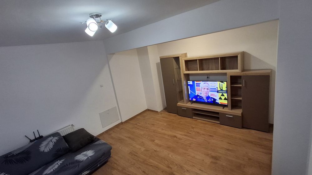 Apartament 2 camere de închiriat.