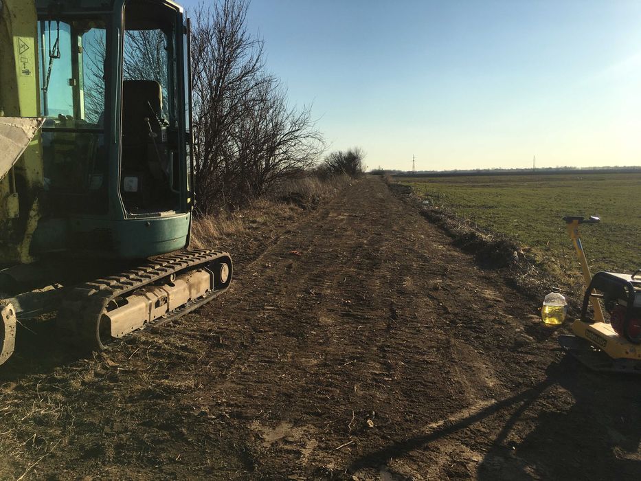 Buldo Excavator Miniexcavator Bobcat Masina Taiat Beton Mai Compactor