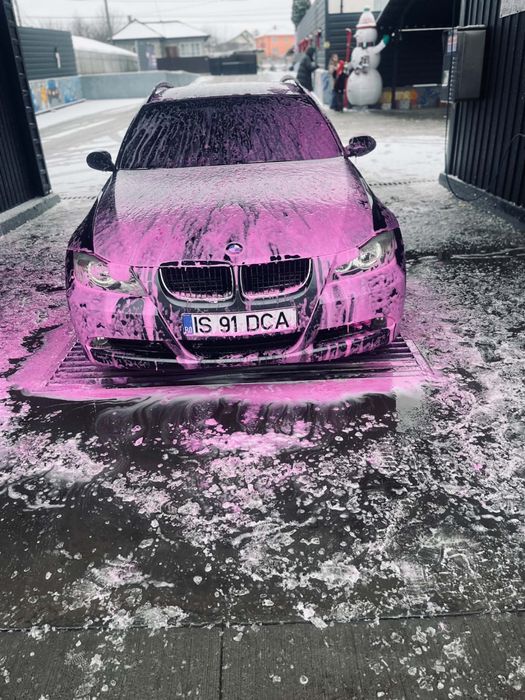 Vand Bmw e91 ,km reali  toate actele  la zi mai multe detalii in privat la nr 0733869685