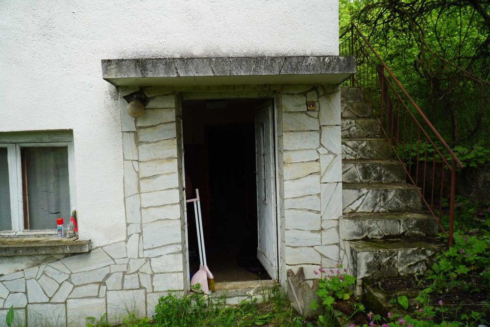 Къща село Белица, махала Бойчиновци, Община Ихтиман, Софийска област