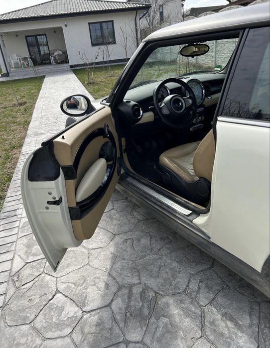 MiniCooper 2008, benzina 1.4  230.000 km probleme la motor