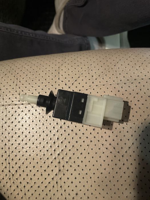 Датчик стоп сигнала мерседес