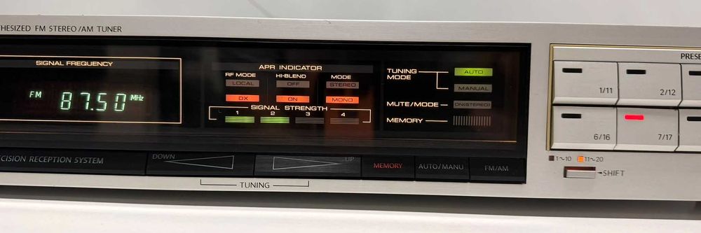 Onkyo Integra T-4250 Tuner Quartz Sistem APR Made in Japan pt Amplificator Stereo