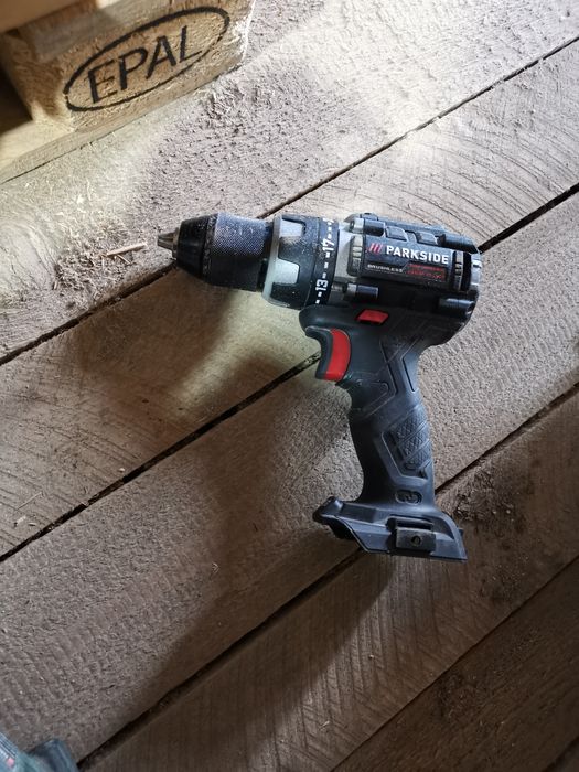 Bormasina filetanta Parkside folosita dar perfect funcționala